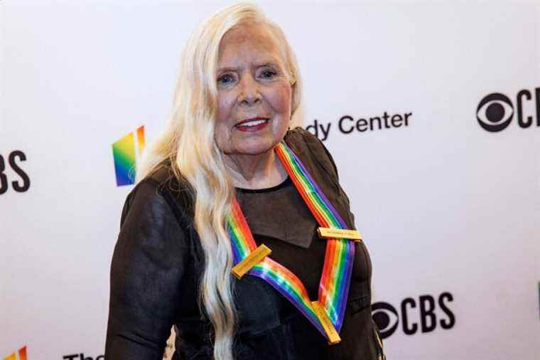 Joni Mitchell in turn removes her music from Spotify