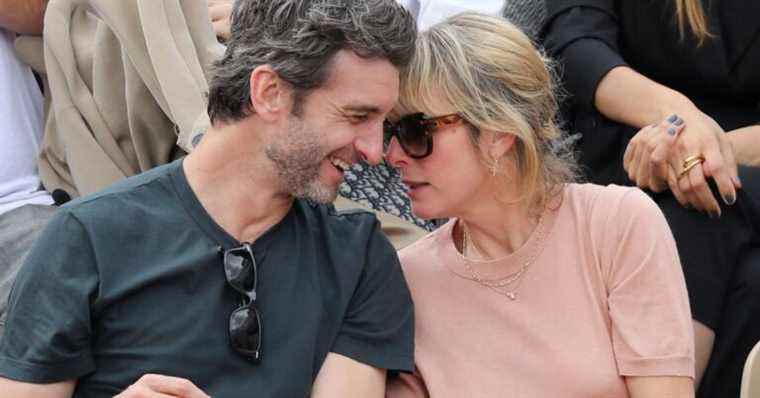 Karin Viard: In a swimsuit on the road, she has fun with her lover