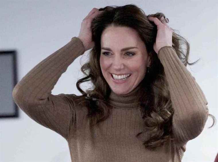 Kate Middleton sexy with her new YSL boots… this thong that stole the show!