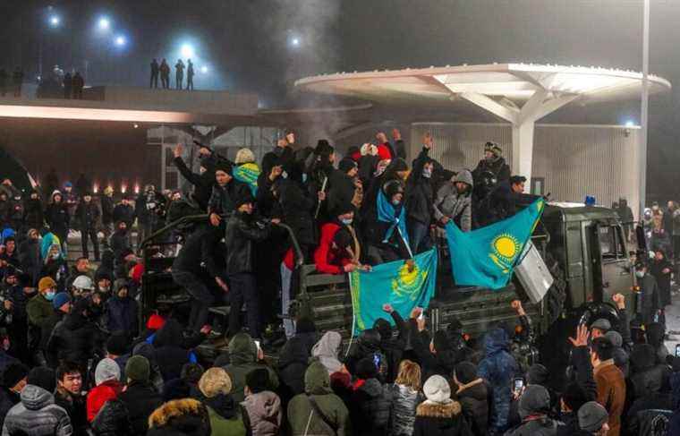 Kazakhstan in riots, asks for help from Moscow and its allies