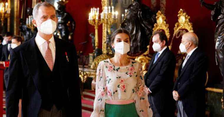 Letizia from Spain recycles an outfit from her mother-in-law, she is hot