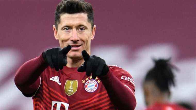 Lewandowski, Messi and Salah finalists, like Putellas