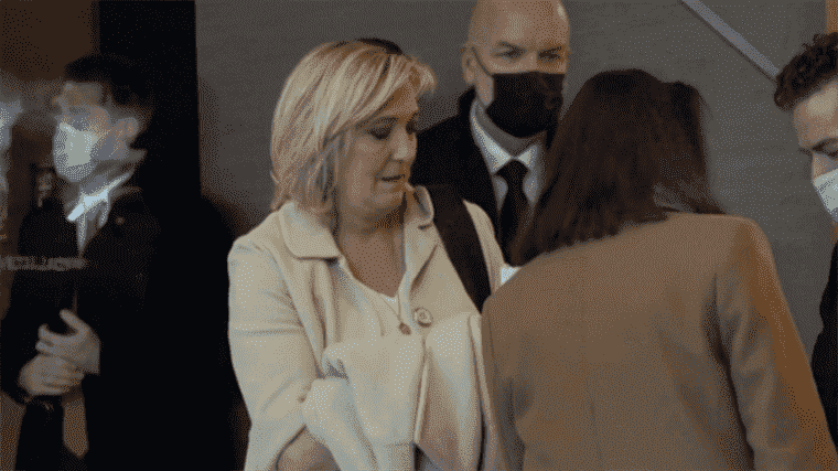 Marine Le Pen exasperated by defections from her party