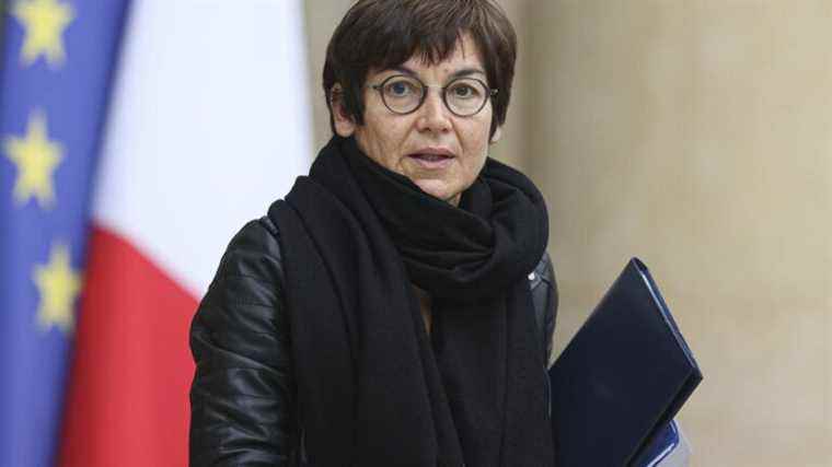 Minister Annick Girardin denounces “a scandal”, and demands that the authors “be identified and prosecuted”