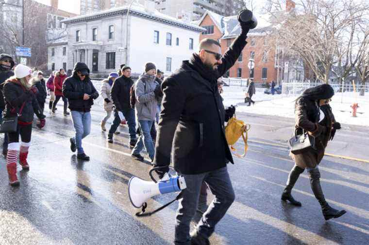 Montreal |  Protesters against sanitary measures defy curfew