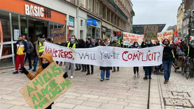 Nearly 400 people marched for the climate in Amiens