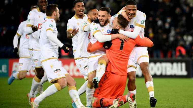 OGC Nice wins on penalties against Paris Saint-Germain and qualifies for the quarter-finals