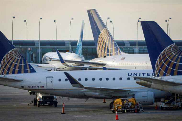 Omicron delays recovery |  United Airlines continues to lose money