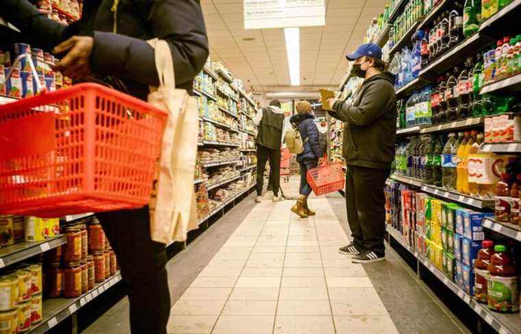 Omicron puts grocers under pressure