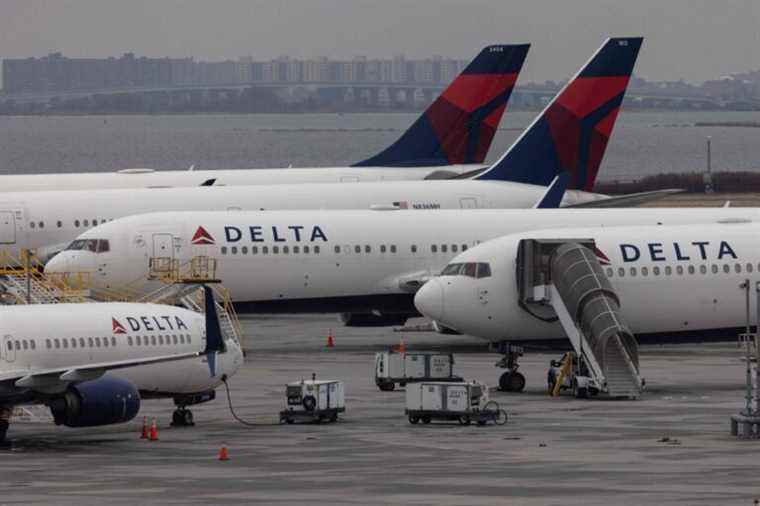 Omicron to delay air traffic resumption, Delta says