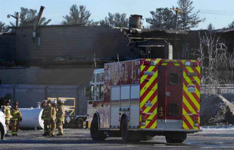 One dead and five missing in Ottawa explosion