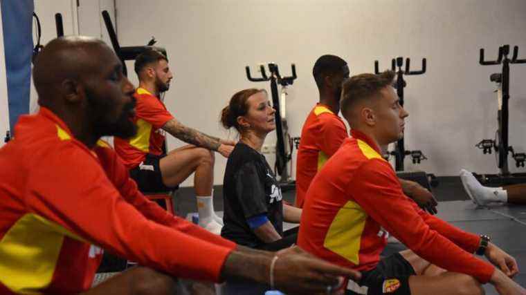 REPORTING.  At RC Lens, a weekly yoga session to release tension