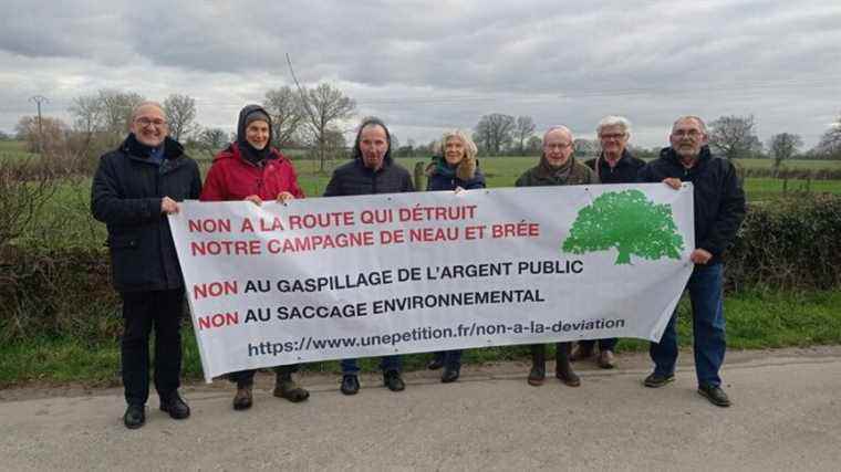 Residents of Neau and Brée are mobilizing against the Montsûrs road bypass project