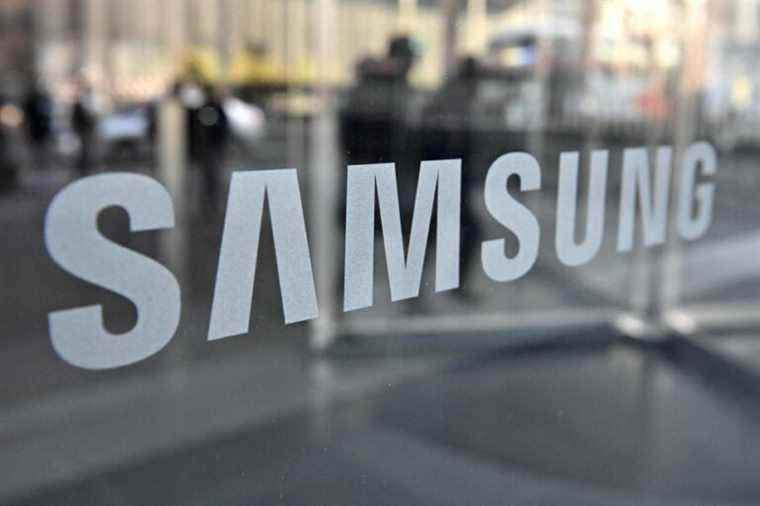 Singapore |  Samsung pulls ad showing drag queen