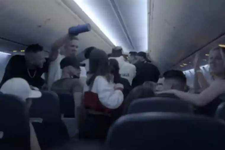 Sunwing Airplane Party |  At least 12 passengers under the magnifying glass of Public Health