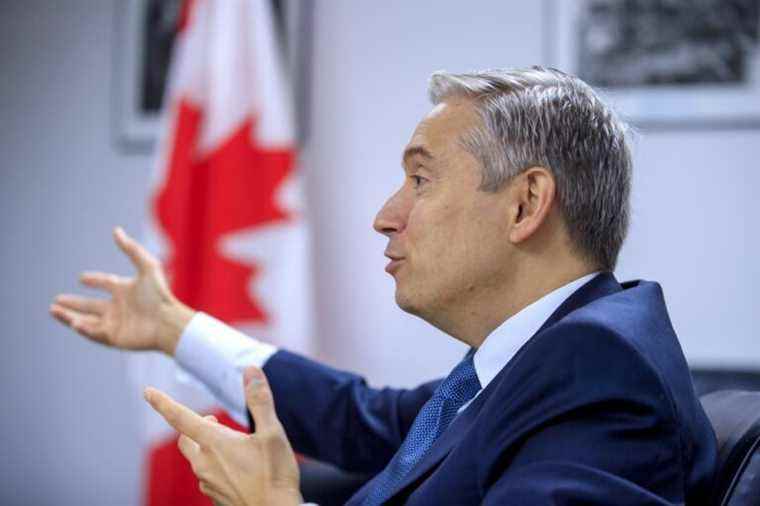 Supply chains |  Minister Champagne will soon meet with exporters