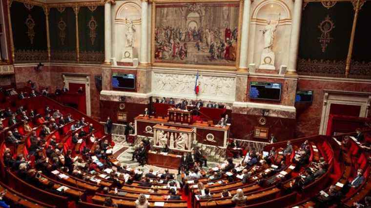 The National Assembly rejects a socialist bill to increase the Smic