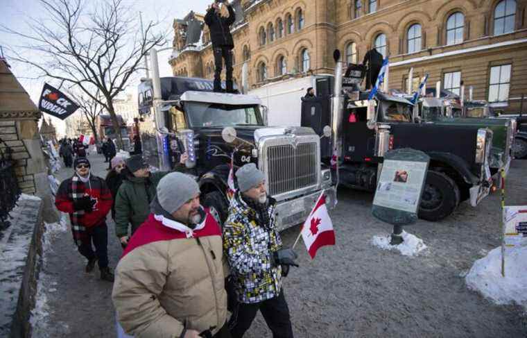 The demonstration against sanitary measures continues in the capital