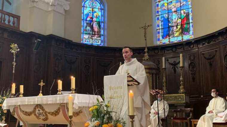 The last mass of the priest of Morez, victim of sexual assault within the Church, he resigns