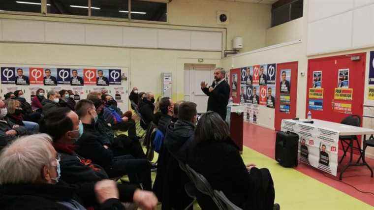 The rebellious deputy Alexis Corbière in a meeting in Caen, to launch the campaign of Jean-Luc Mélenchon