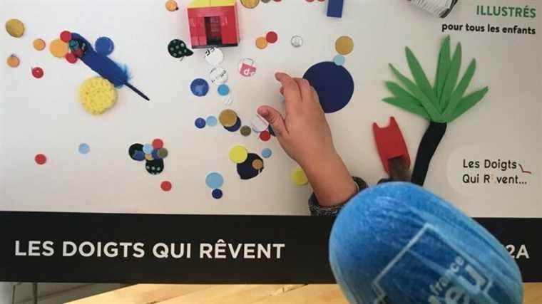 They are tactile and useful, the books “Les Doigts Qui Rêvent”!