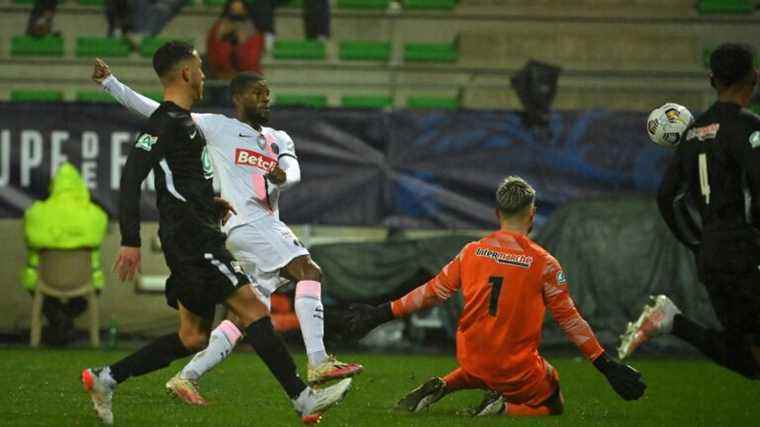 Vannes-PSG interrupted because of a drone above the stadium