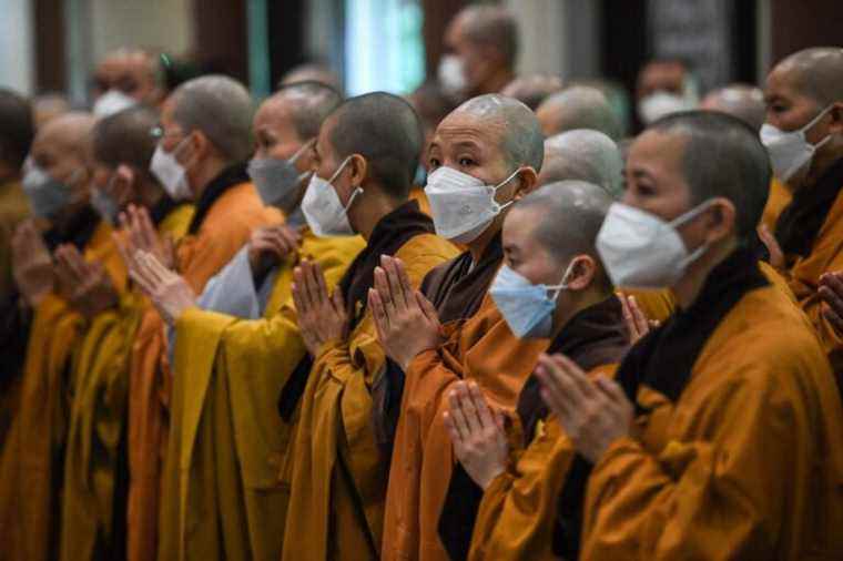 Viet Nam |  Buddhism figure Thich Nhat Hanh mourned by thousands of devotees