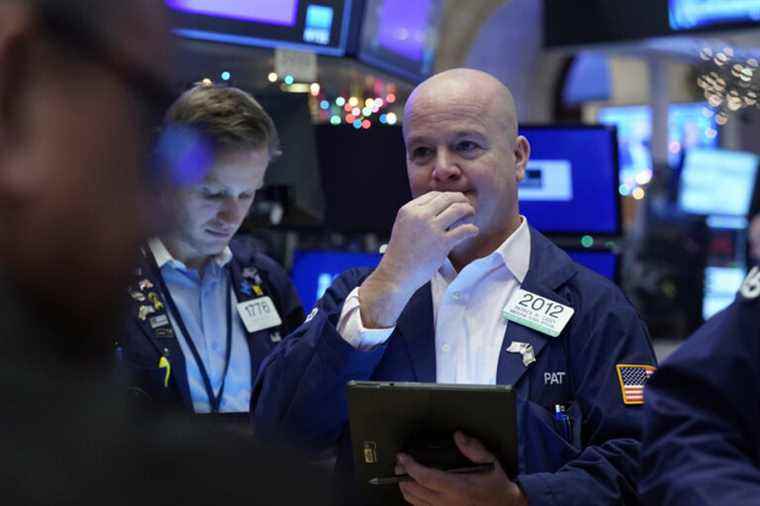 Wall Street down sharply, bond yields rise