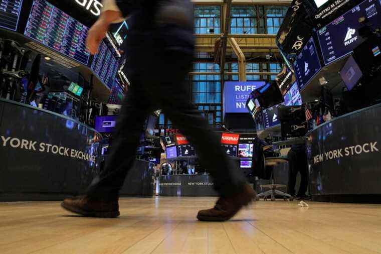 Wall Street closes sharply higher