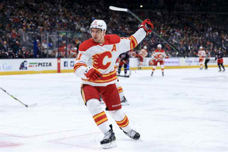 Wednesday in the NHL |  Flames win after bombing Blue Jackets net