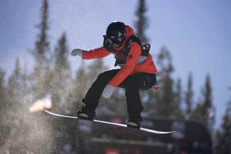 World Cup |  Snowboarder Elizabeth Hosking advances to final in California