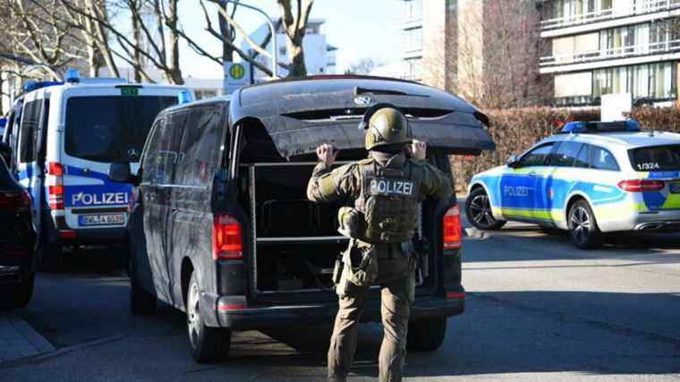 a man opens fire and injures four people in the amphitheater of a university in Heidelberg