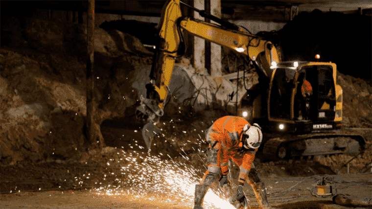 a worker dies on the Saint-Denis Pleyel station construction site