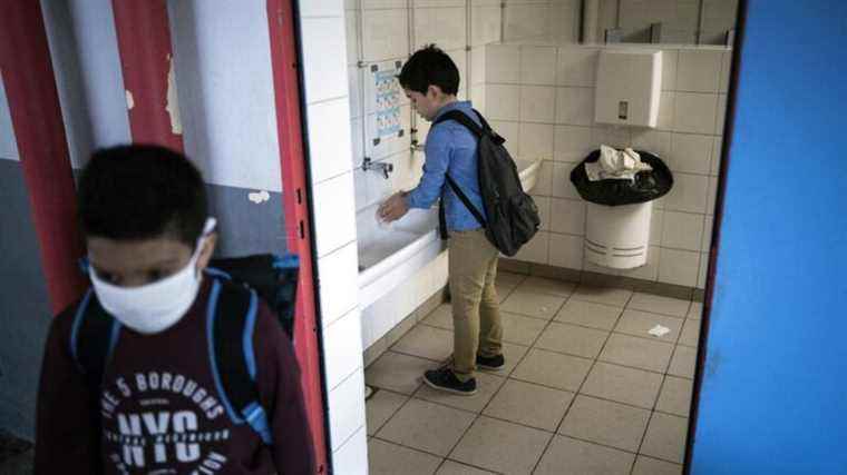 in Marseille, parents divided