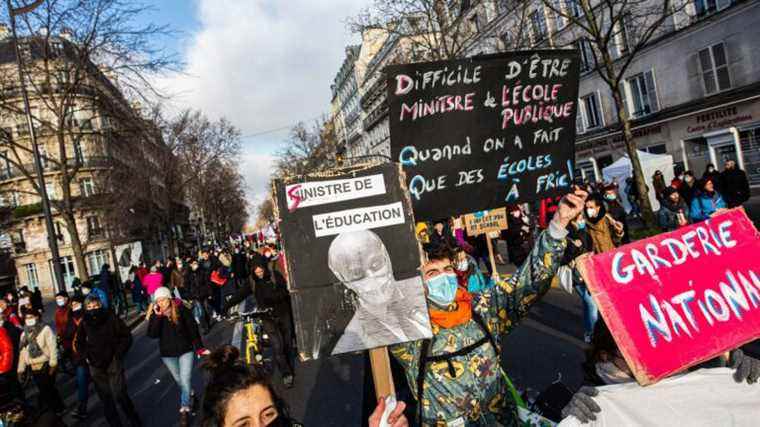 left-wing presidential candidates present in the Paris procession to “support teachers”