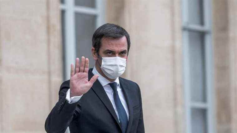 the Minister of Health Olivier Véran announces that he has tested positive