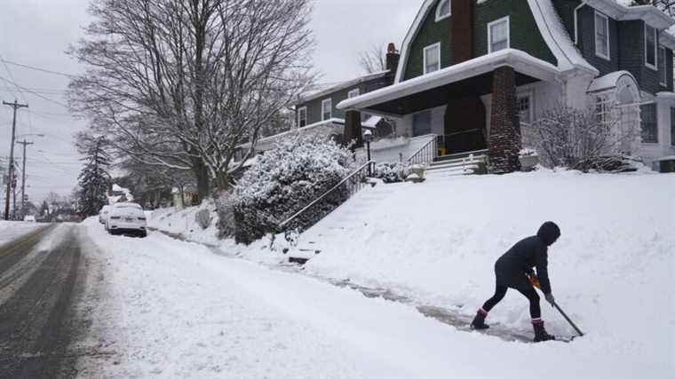 the United States and Canada hit by a winter storm