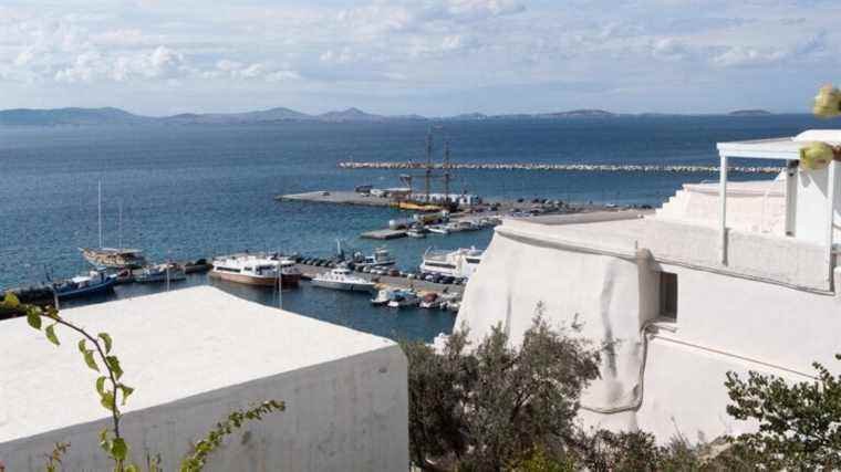 the body of a 3-year-old child found off the island of Naxos