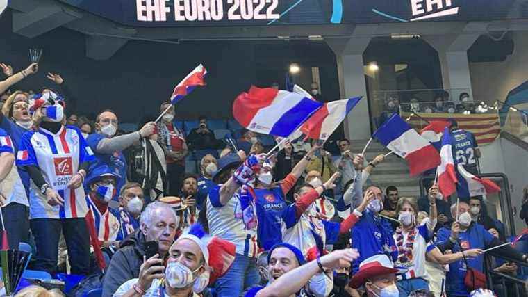 “the passion” of these French supporters who travel thousands of kilometers to support the Blues