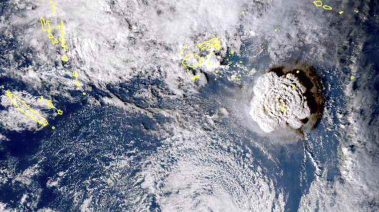 three questions about the eruption of the volcano whose shock wave was recorded as far away as France