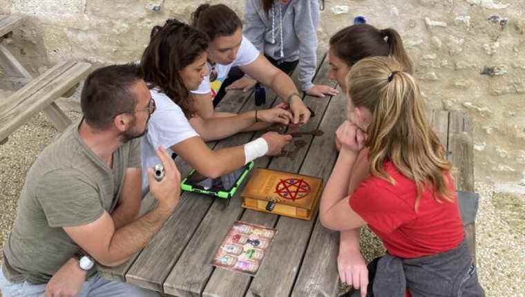 to get some fresh air with the family, outdoor escape games