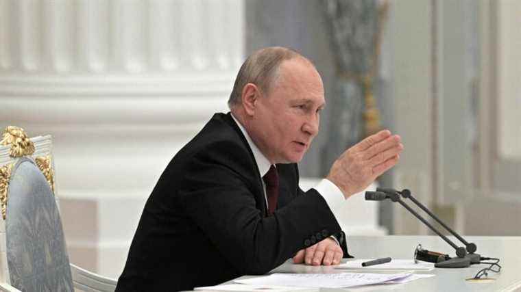 Vladimir Putin orders Russian army to enter separatist territories