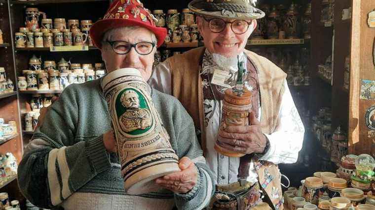 A couple from Sarthe wants to make a museum with their 4,475 beer mugs