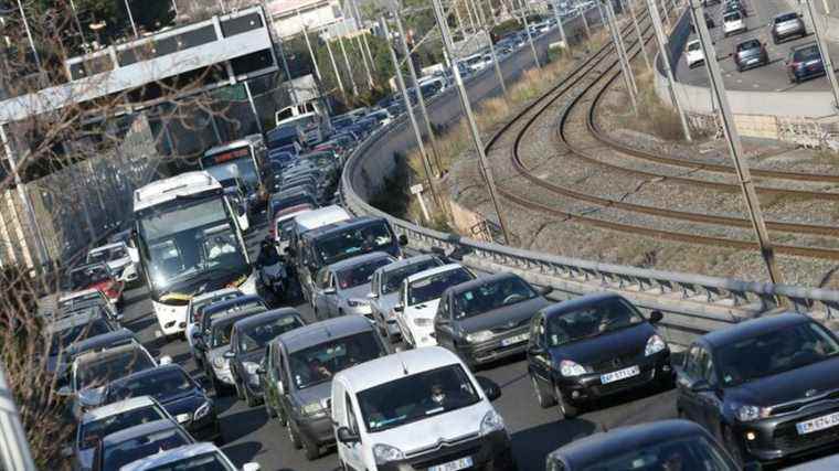 An accident on the Mathis route, traffic jams forming this Monday evening