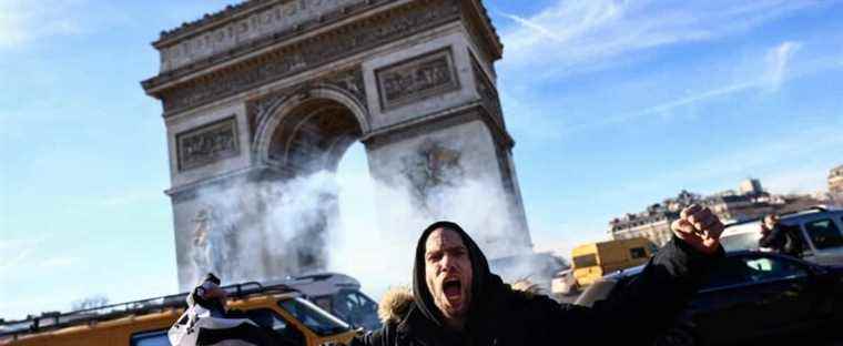 Antipass convoys: tear gas against demonstrators on the Champs-Élysées