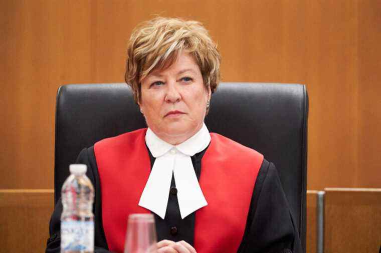 Bilingualism required for judges |  The Minister of Justice has “no word to say”