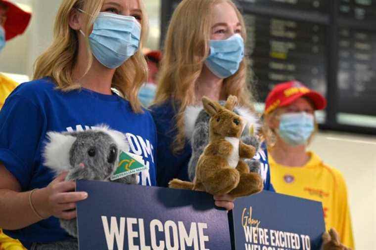 Australia reopens borders to vaccinated tourists