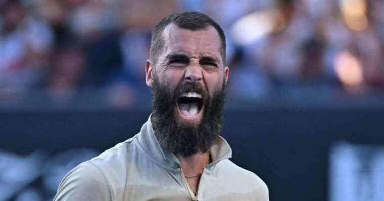 Benoît Paire goes crazy: he destroys his racket in the locker room!