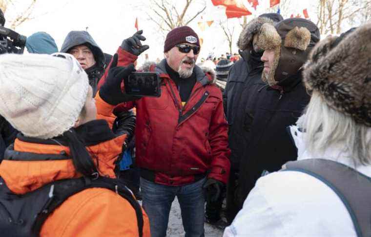 Bernard “Rambo” Gauthier invites the demonstrators to leave Quebec