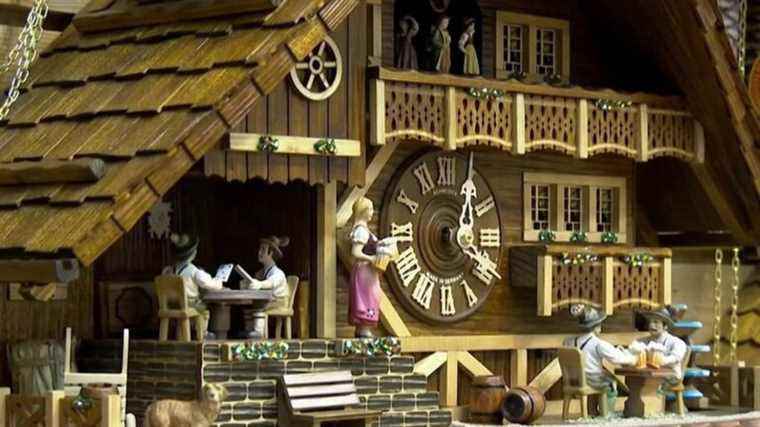 Black Forest cuckoo clocks in need of visitors